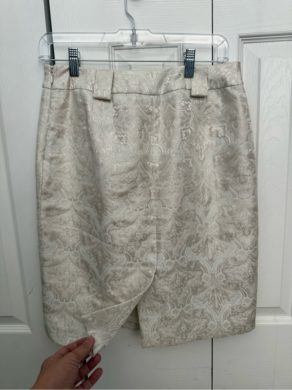 Ann Taylor Cream Brocade short Pencil Skirt